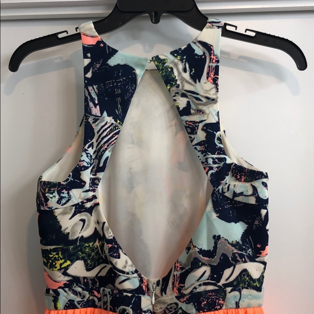 Backless Mini Dress - Picture 5 of 6